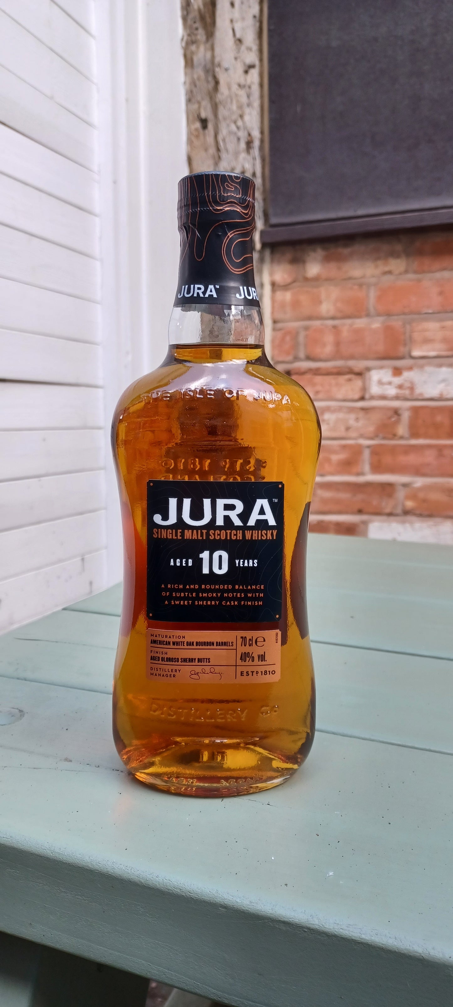 Jura 10yr Single malt whisky. 40% abv